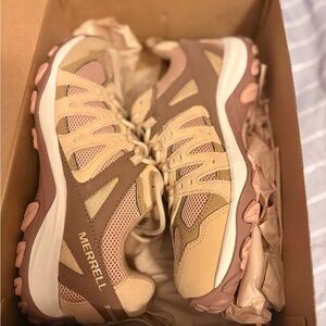Merrell Women's Beige and Brown Athletic Shoes
